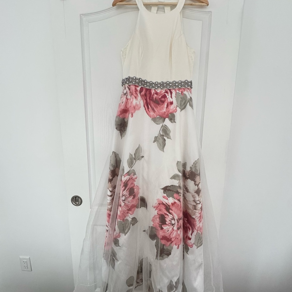Le Chateau Elegant White and Pink Floral Maxi Dress